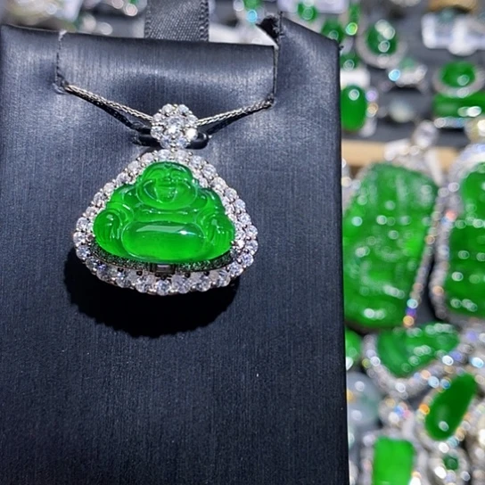 翡翠未镶嵌颈饰吊坠