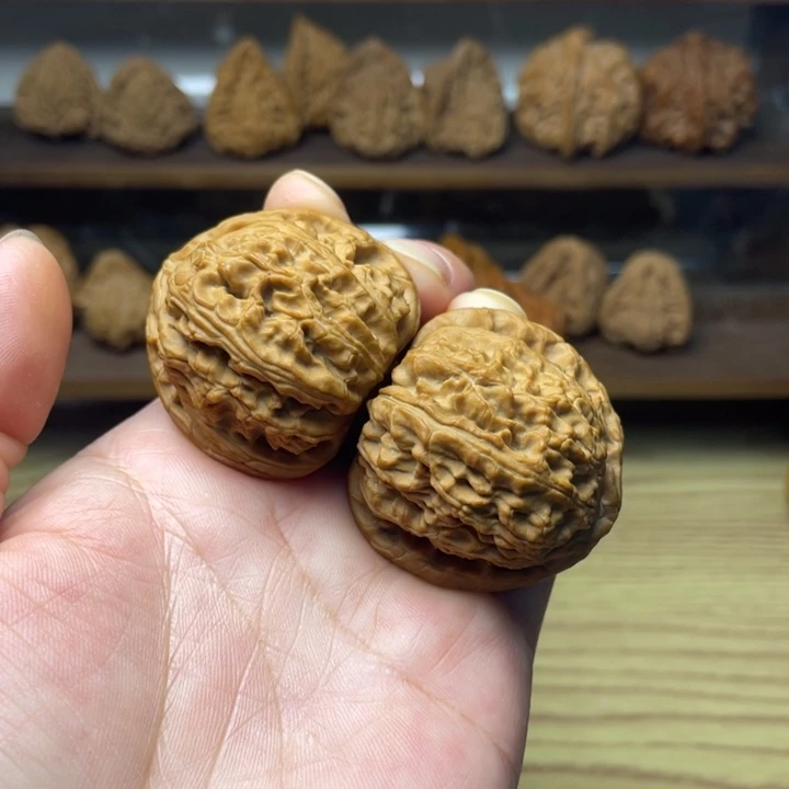 核桃三角儿全品39.40.35高差一不退不换