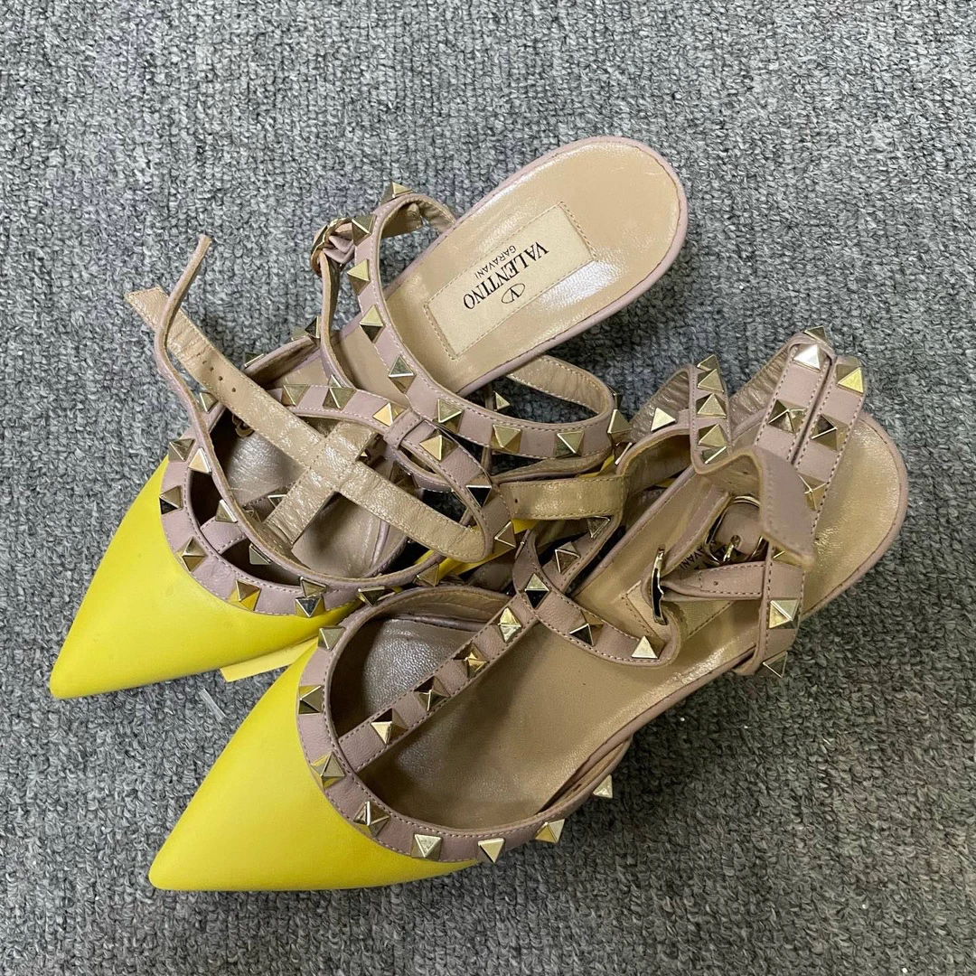 95新 Valentino/华伦天奴 踝带铆钉细跟高跟鞋 36码/10633