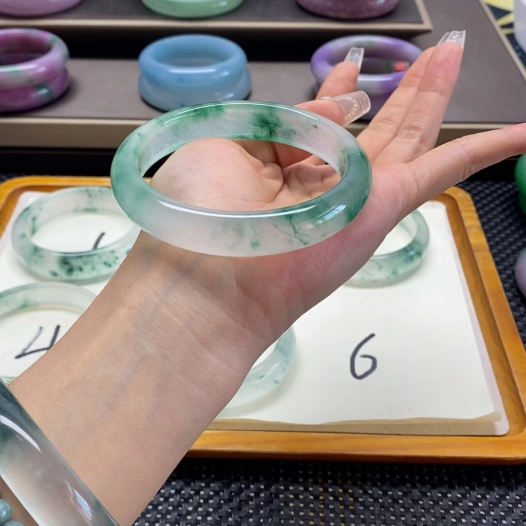 用***1石英岩玉手镯未镶嵌