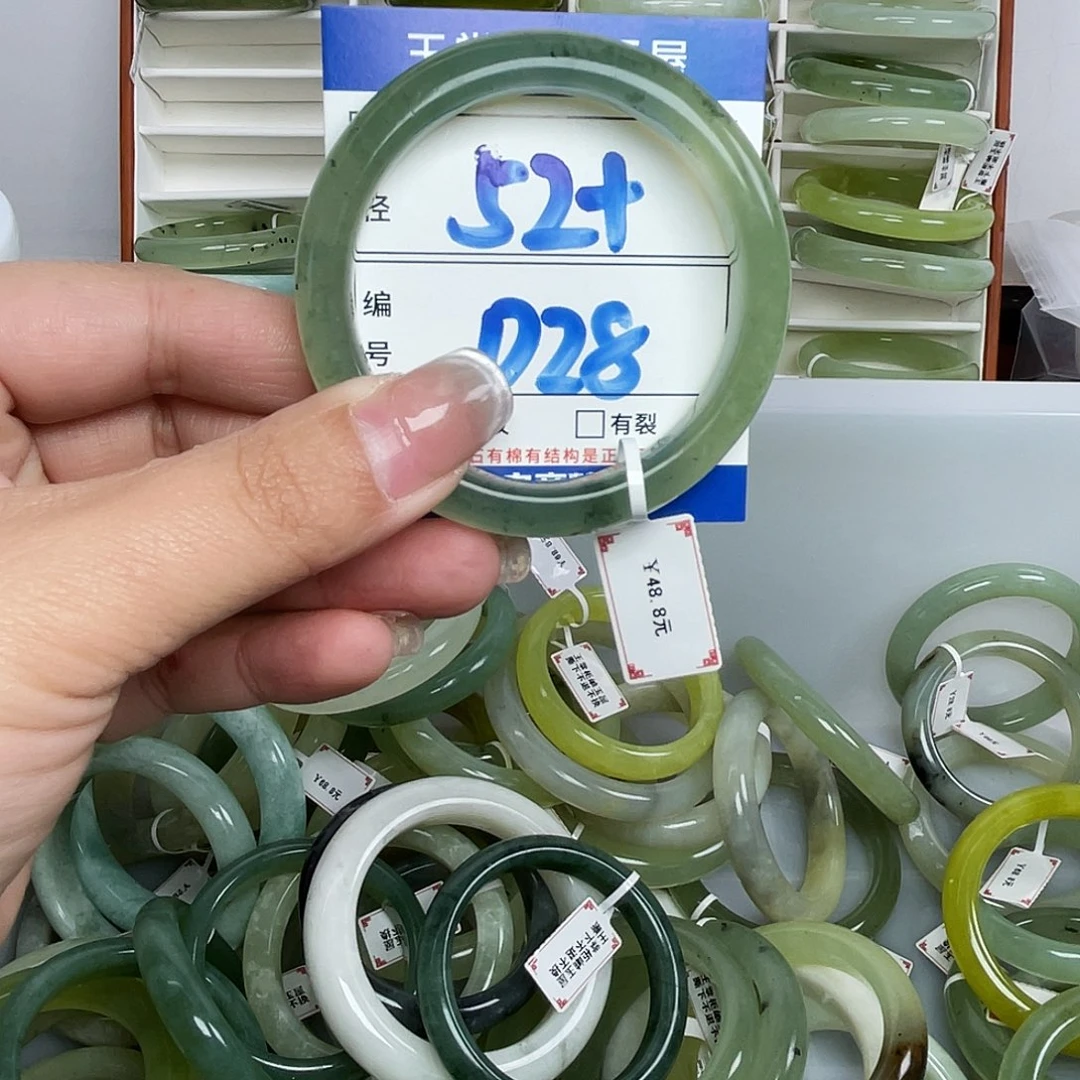 岫玉未镶嵌手镯手镯