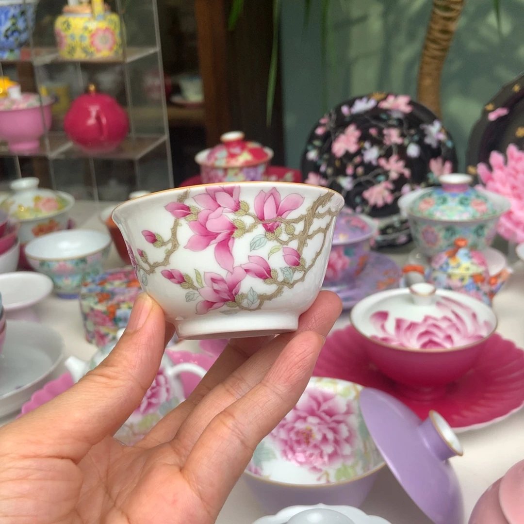 手绘玉兰花内绘樱花