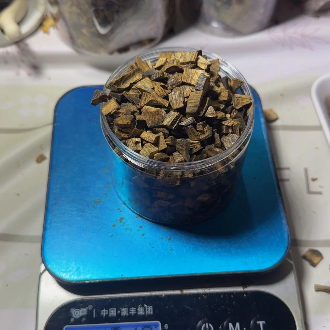 沉香碎屑沉香香霸米粒101克