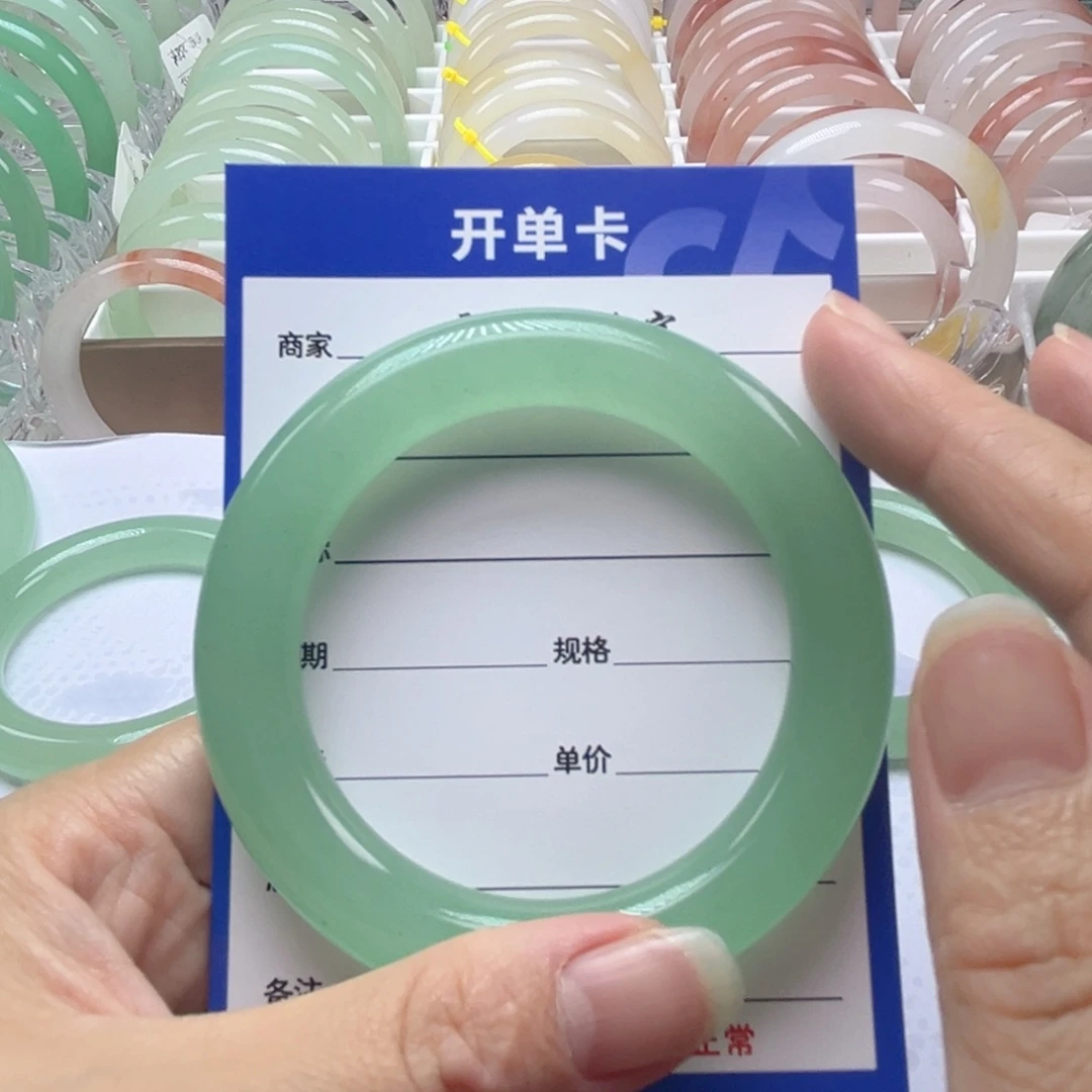 陈***胖未镶嵌手镯东陵石
