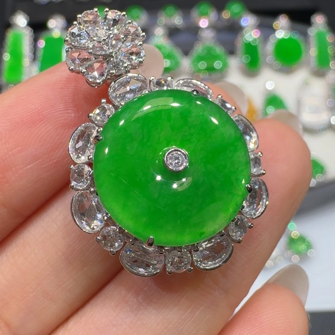 翡翠18K金镶嵌颈饰收到货48小时鉴赏期