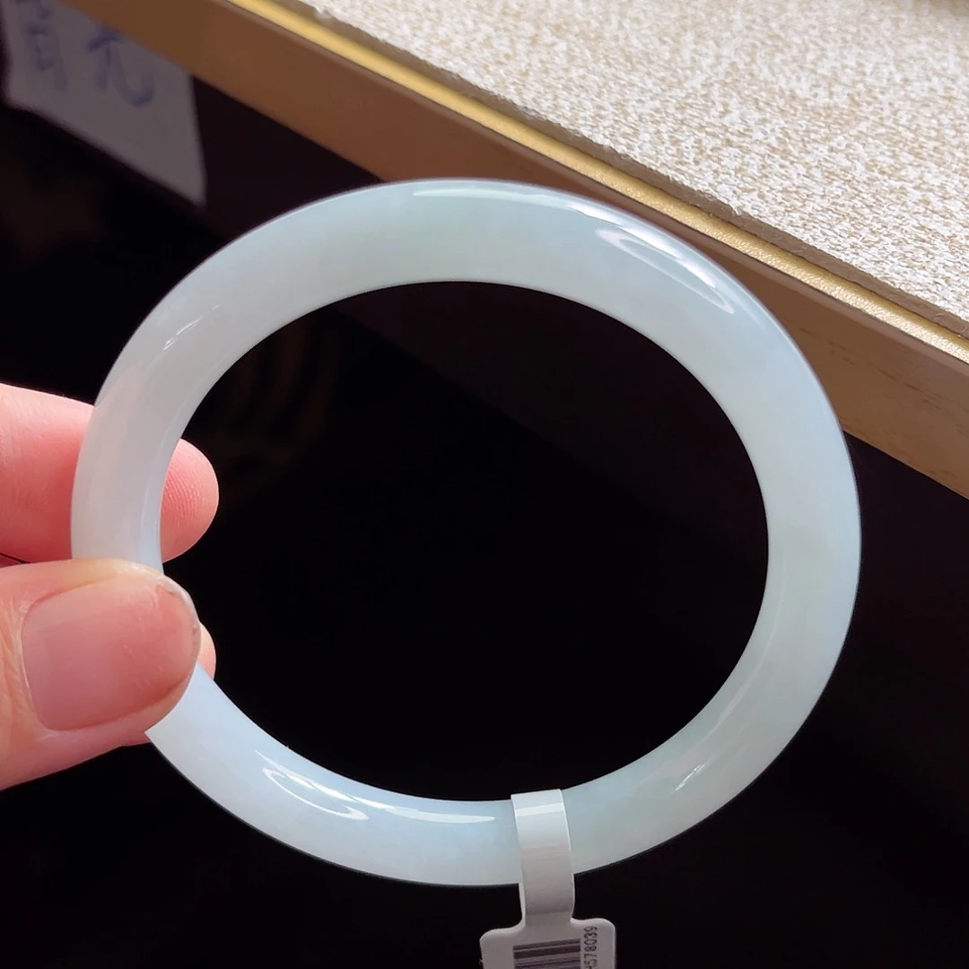 翡翠手镯未镶嵌手镯