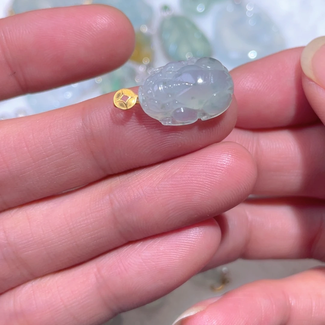 翡翠18K金镶嵌颈饰翡翠