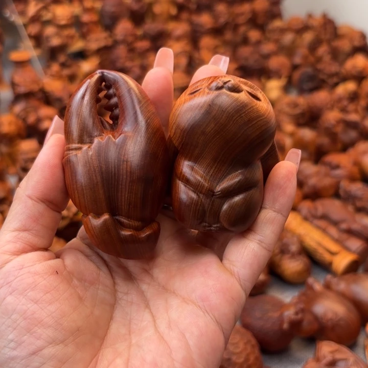 ****鱼太行崖柏手把件的设计和制作