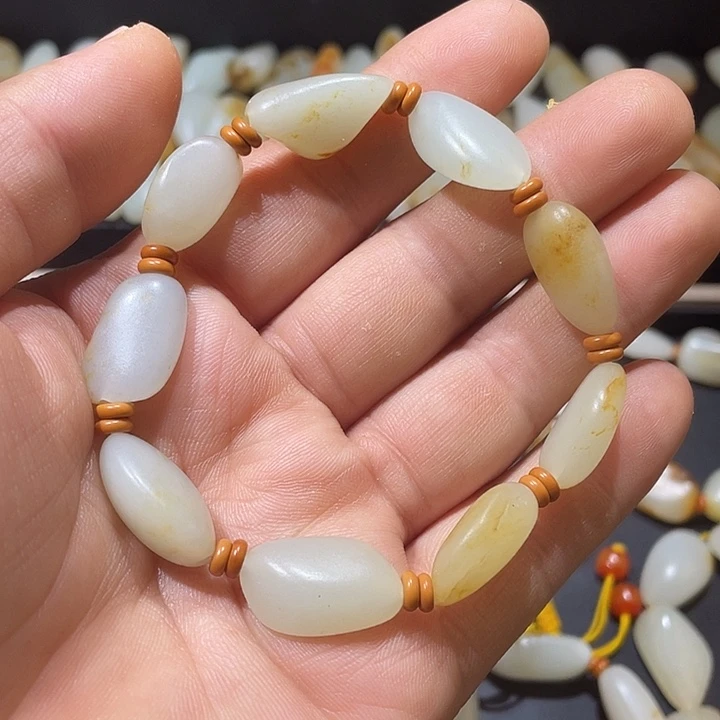 和田玉未镶嵌手链