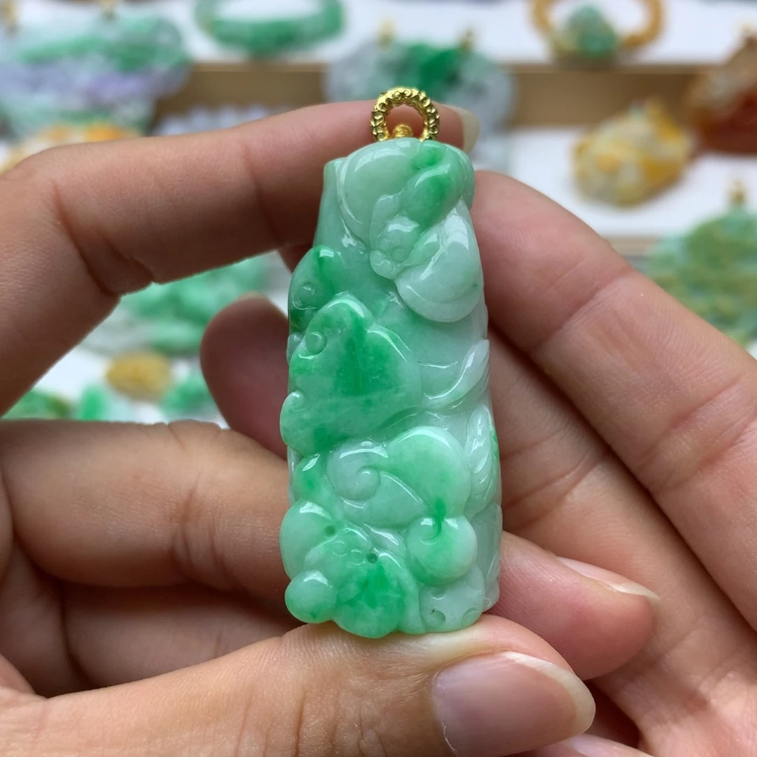 翡翠未镶嵌颈饰翡翠