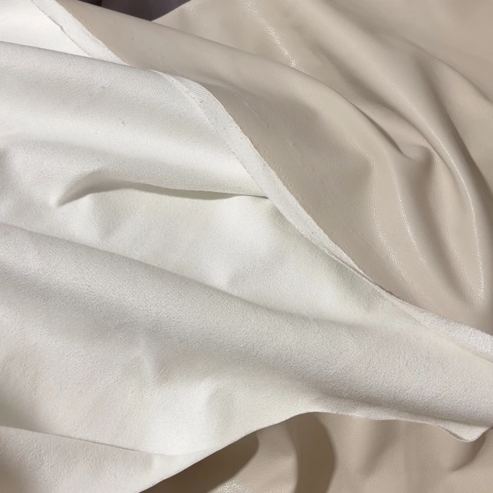 混纺燕麦色高货麂皮1米。