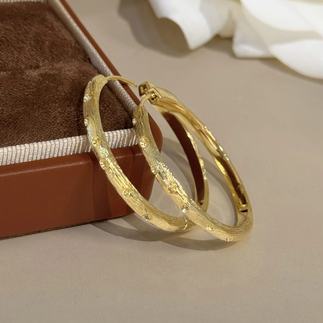 合金耳饰 金色杨杨babytime拉丝纹理圈圈大耳环夸张坑点耳扣