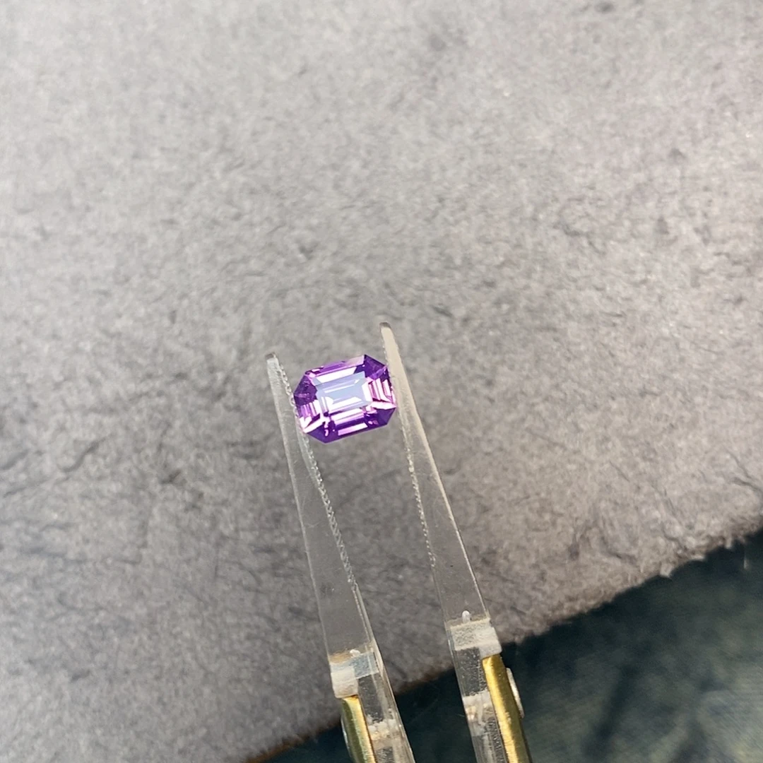 彩色蓝宝石裸石1.57ct 无烧薰衣草