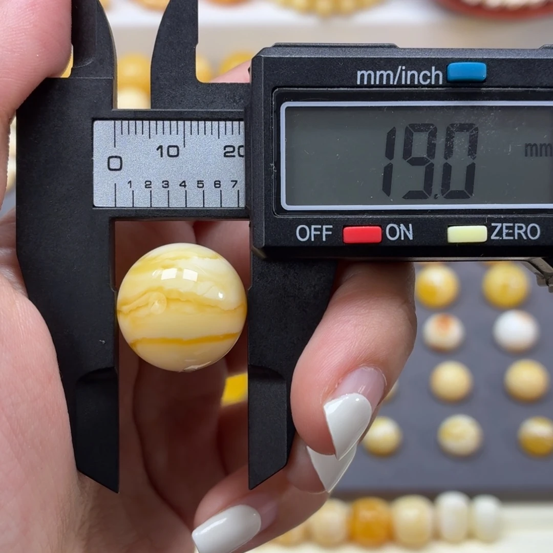 三****琥珀未镶嵌裸石19mm