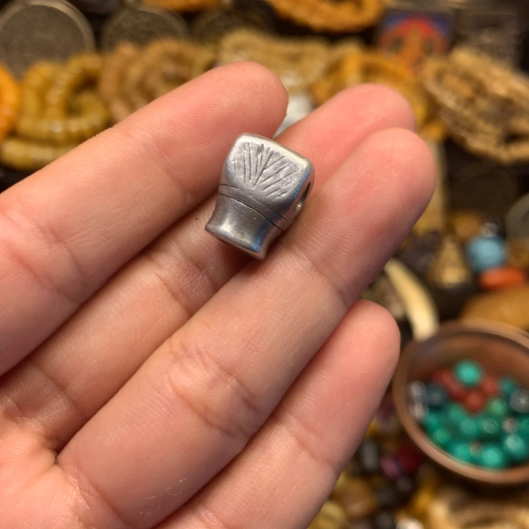 泥塑娘啦擦擦骰子