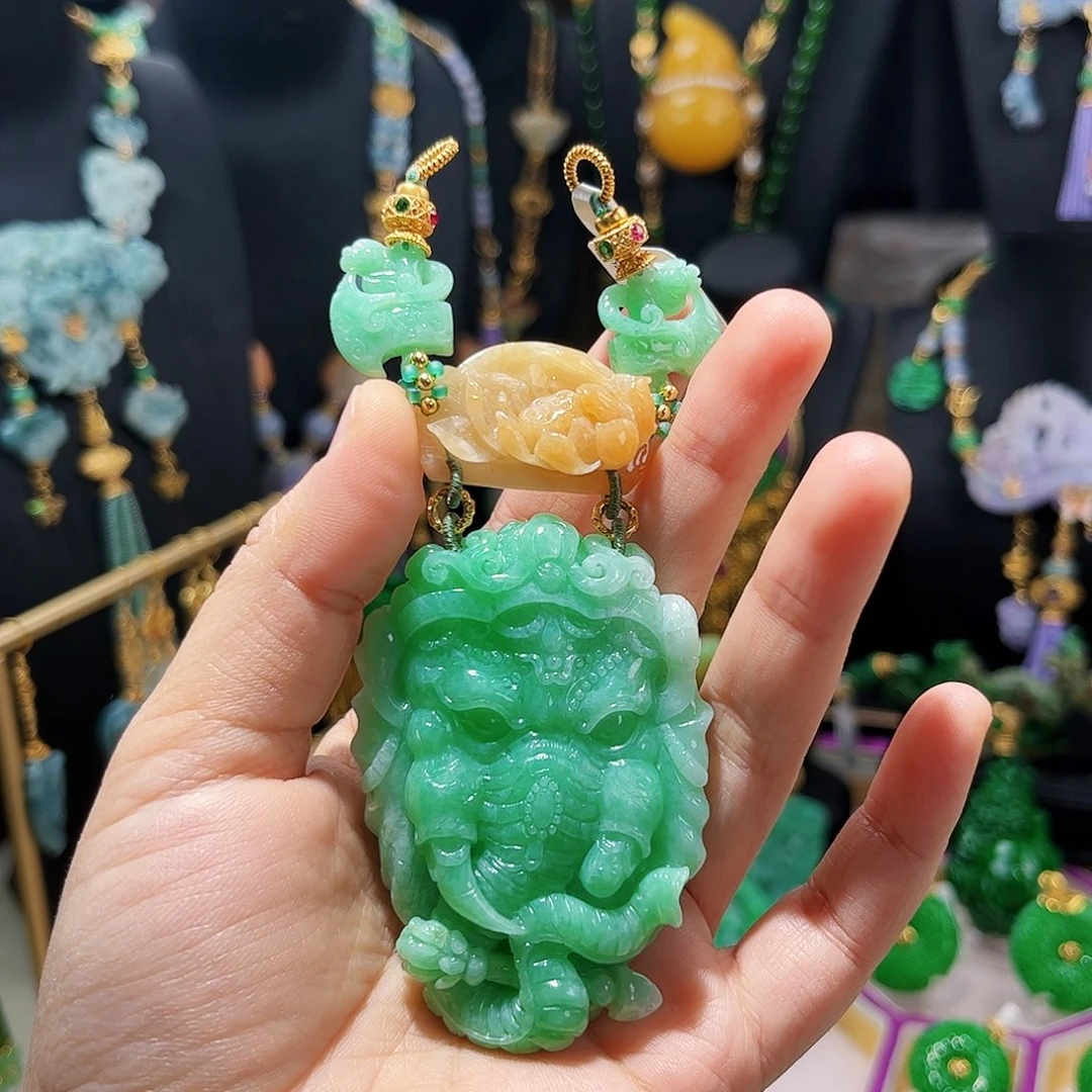 【闪购商品】翡翠吊坠(赠链)未镶嵌大象