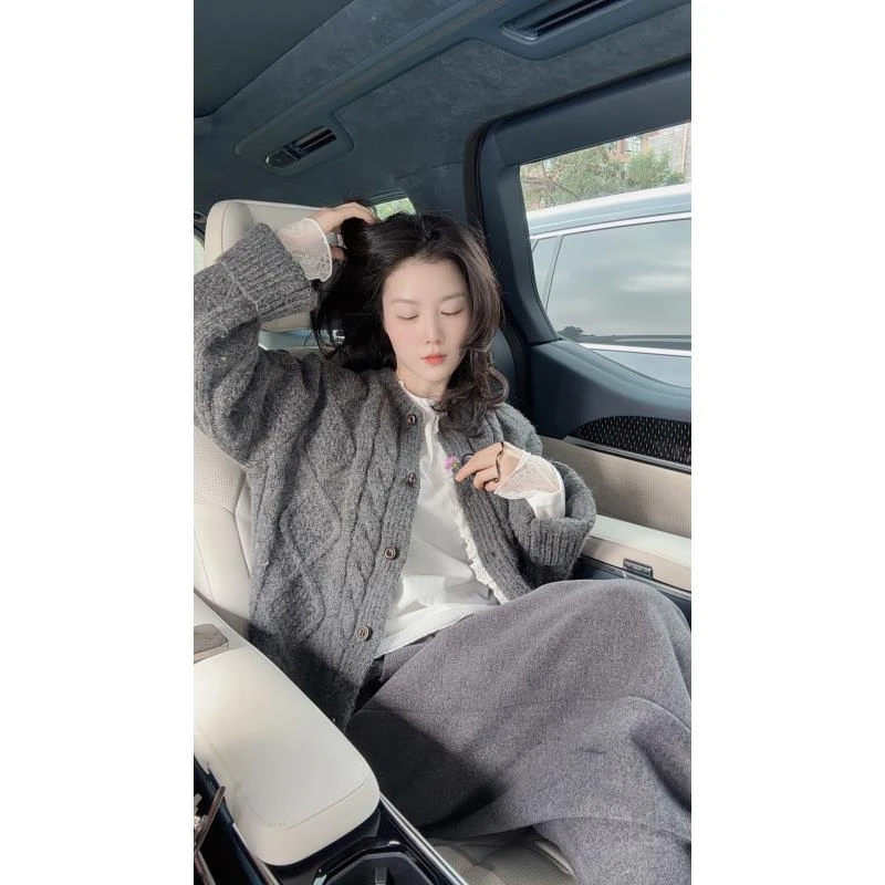 【悦悦专属】花边拼接圆领麻花纹针织开衫S142