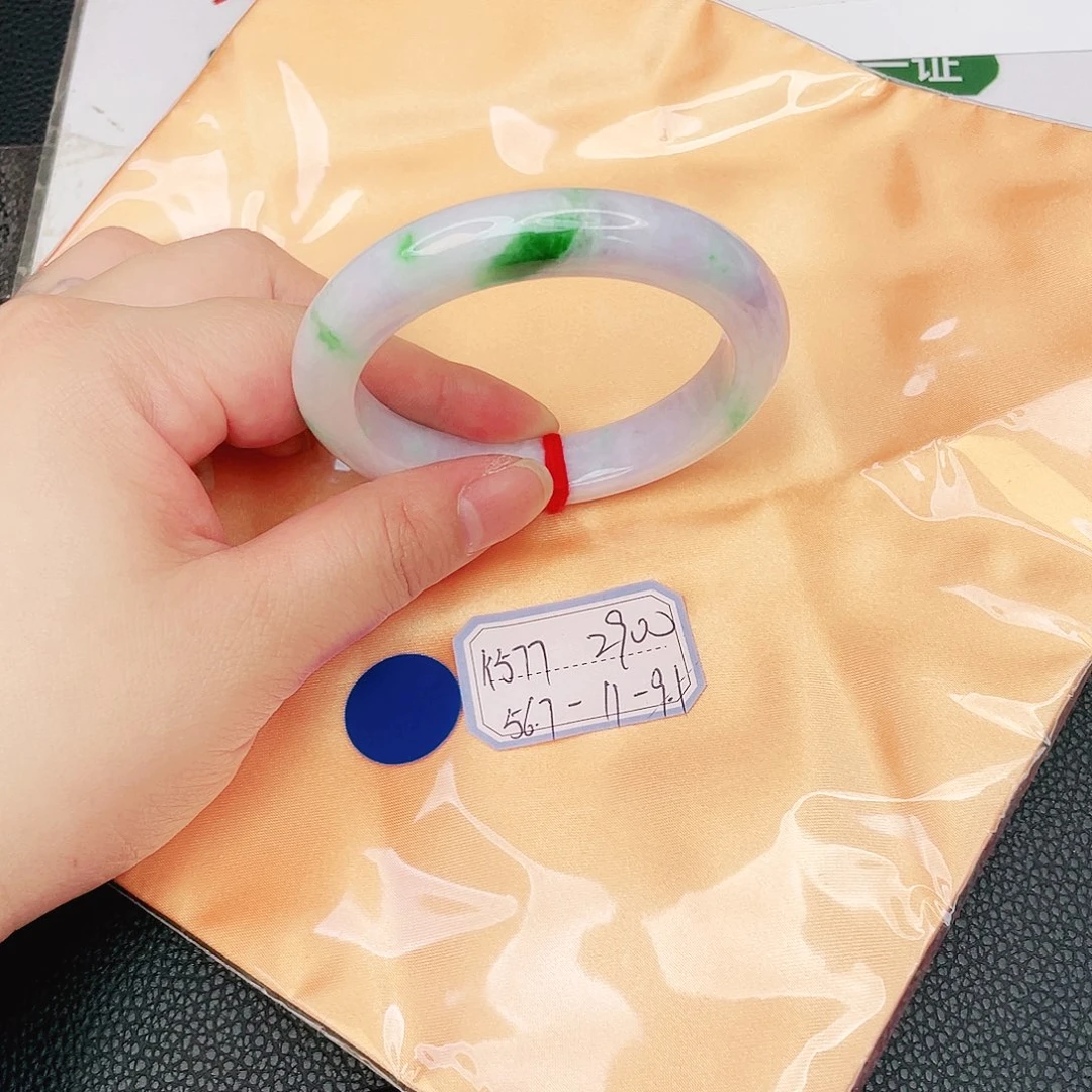 翡翠手镯未镶嵌缅甸天然翡翠