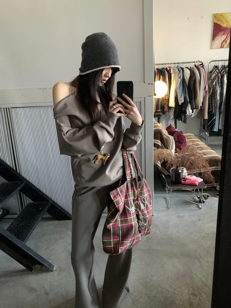 慵懒风斜肩纯色长袖卫衣女2025新款秋季百搭宽松休闲裤长裤两件套
