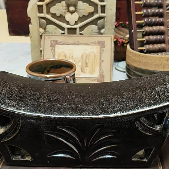 周***丶一个耀州窑黑瓷枕头