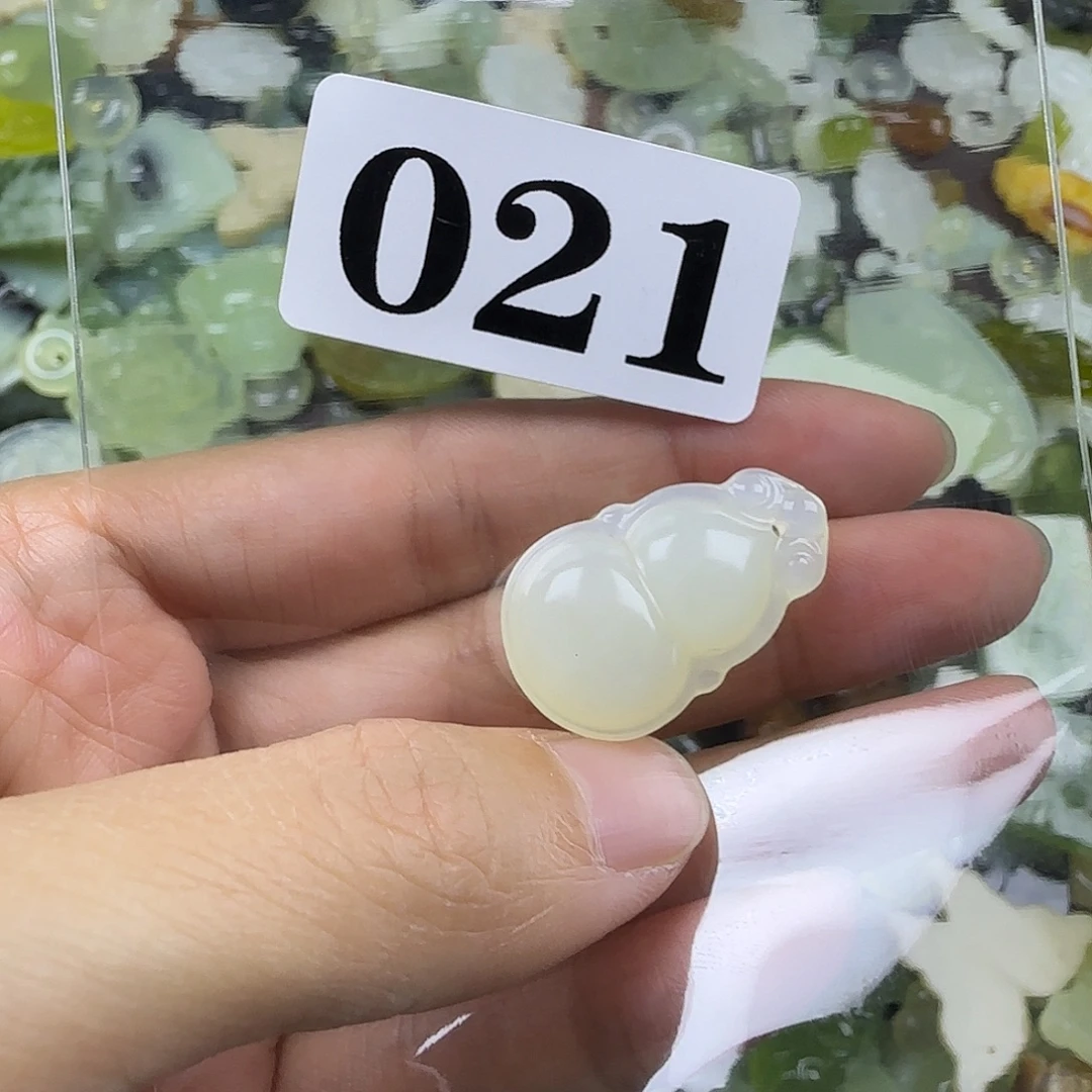 蛇纹石玉未镶嵌岫玉吊坠