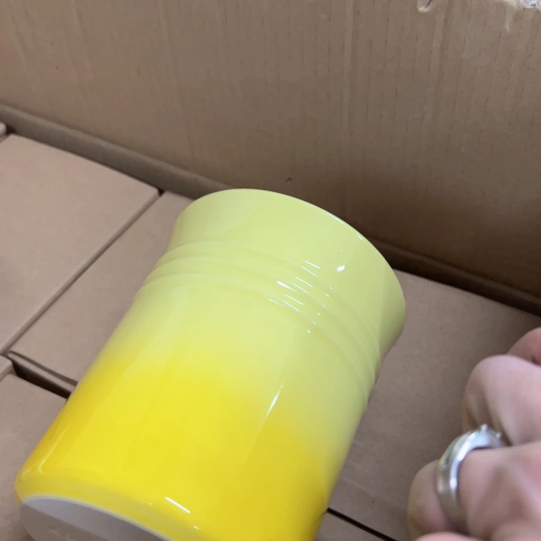 老姊妹家瓷器好漂亮黄色桶