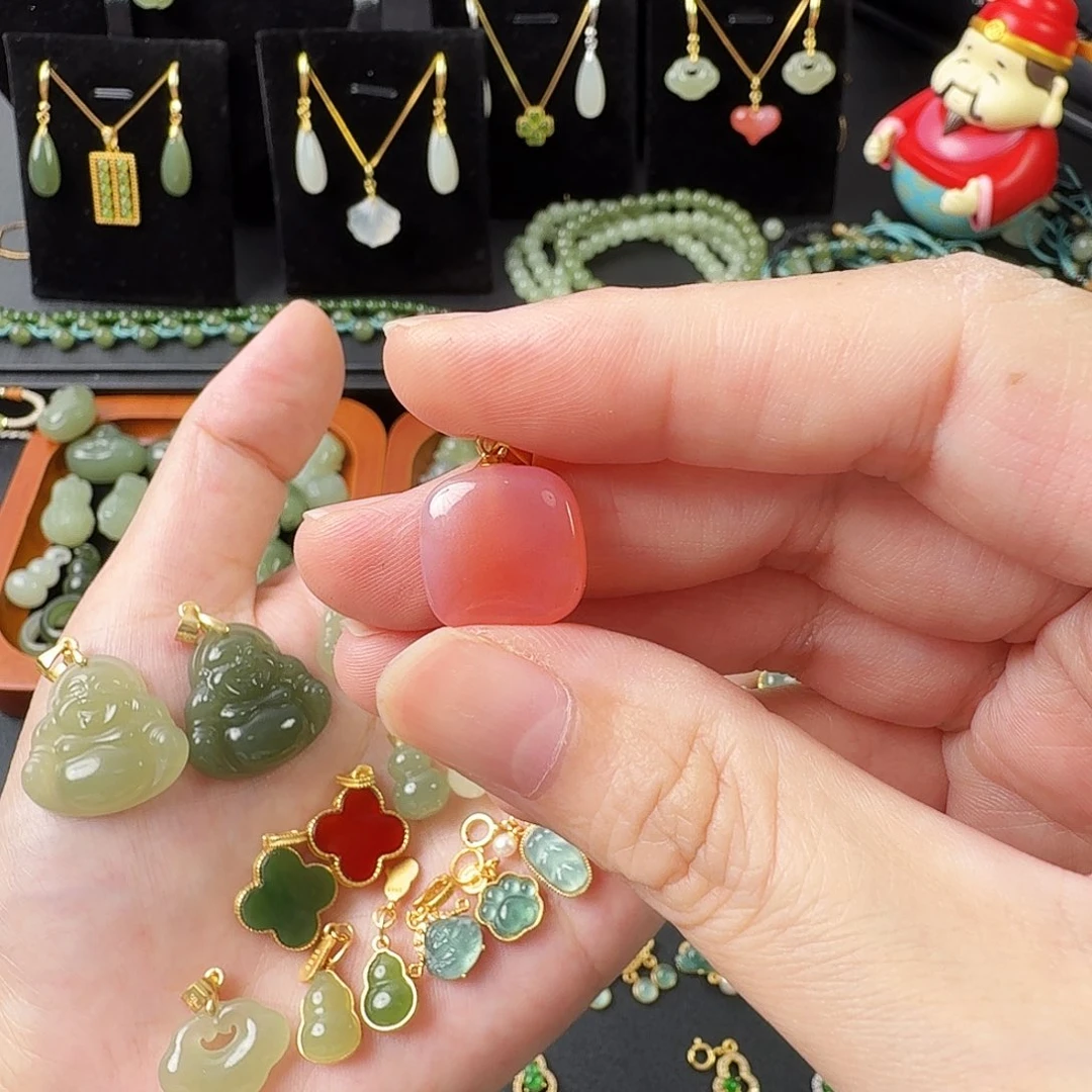 颈饰未镶嵌和田玉