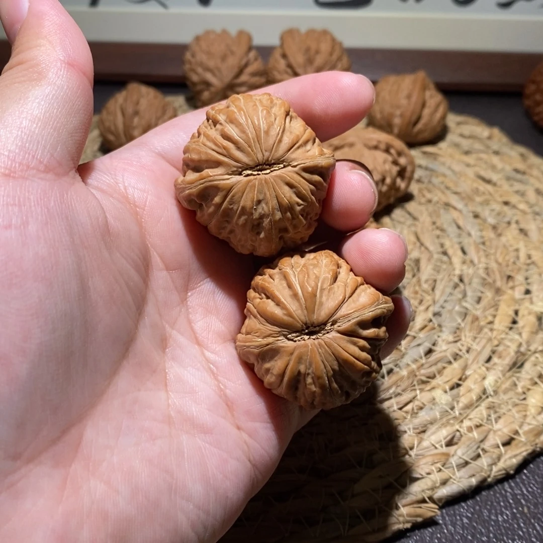 奶***圆桃核吊坠38铁锤全品