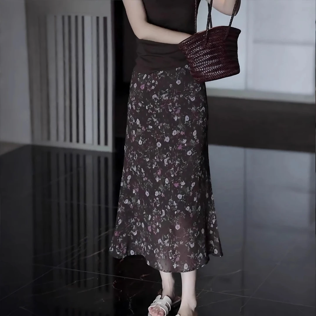 早秋2025碎花长裙新款时尚慵懒气质包臀裙轻奢高腰港风碎花半身裙