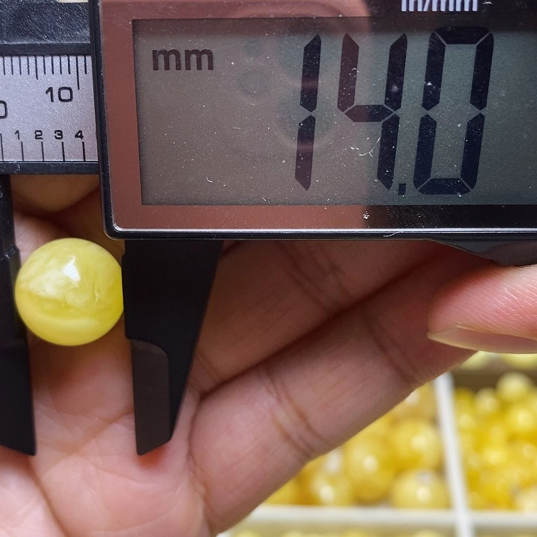 裸石琥珀未镶嵌蜜蜡圆珠
