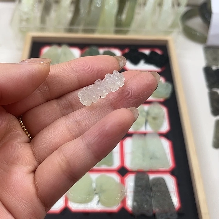 小***喵蛇纹石玉合金戒指