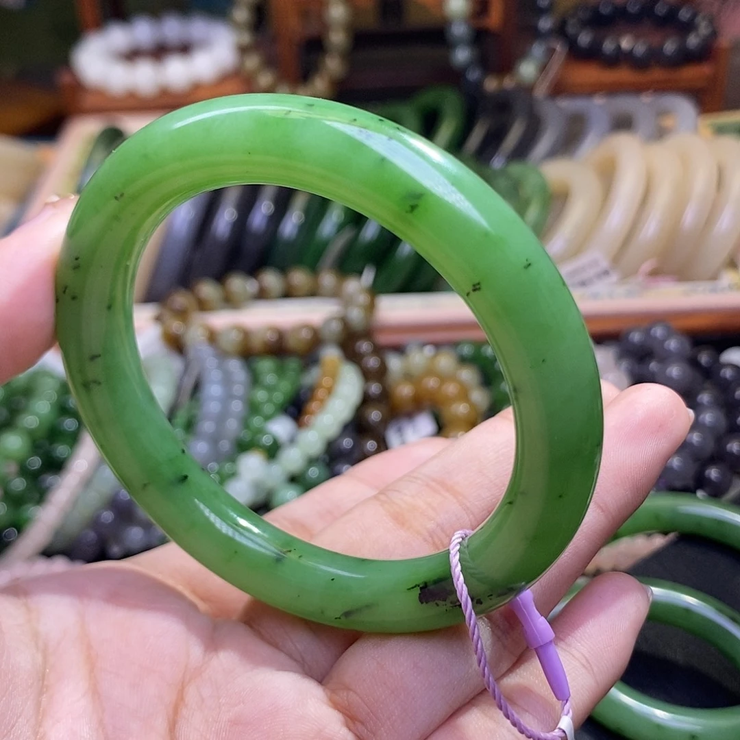 和田玉未镶嵌颈饰碧玉果绿乌兰海圆条手镯54.6