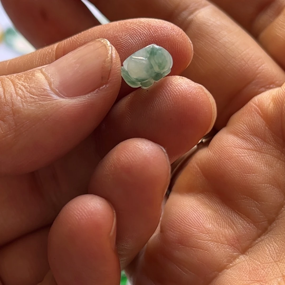 未镶嵌定制翡翠莲花