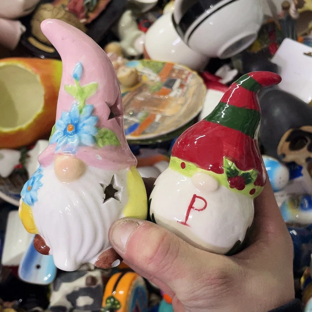 摆件 磕碰。瑕疵。