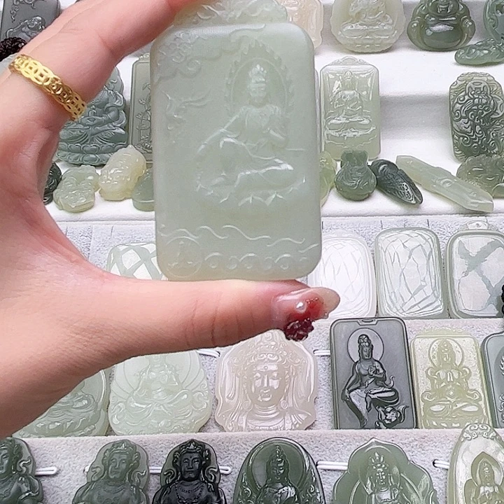 颈饰未镶嵌和田玉