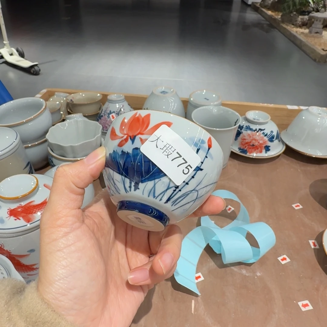 釉下手绘茶具微瑕