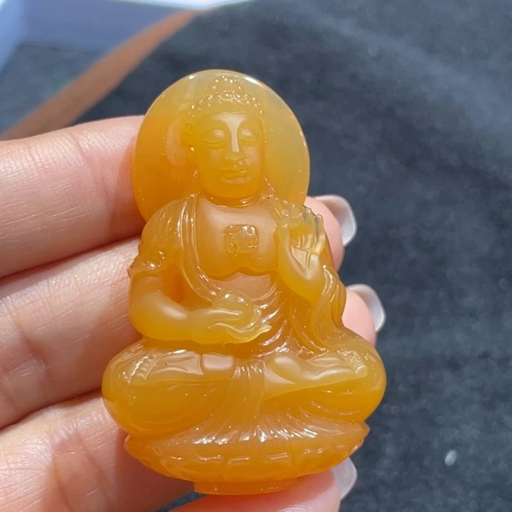 未镶嵌石英质玉（黄龙玉）挂件