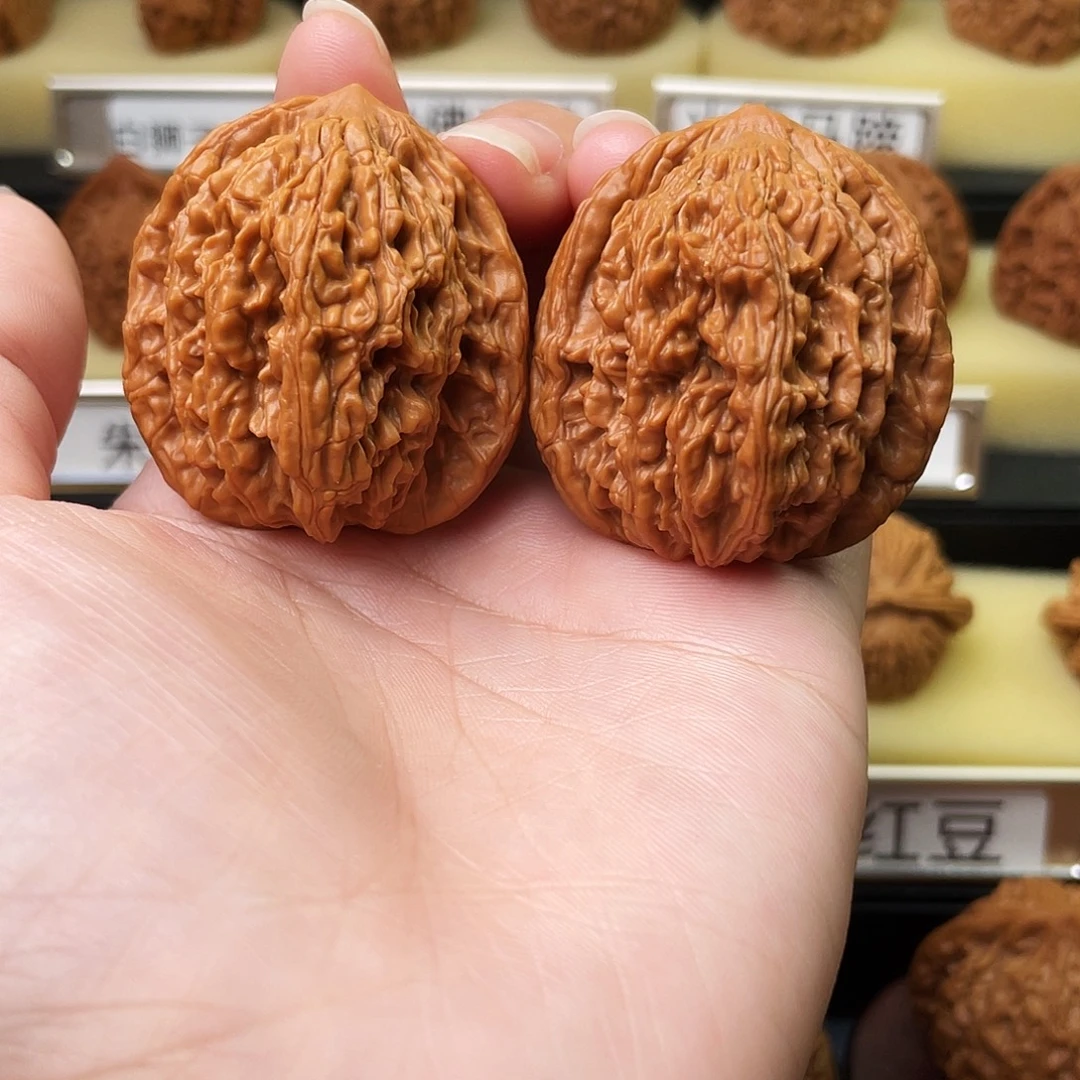 文玩核桃吊坠虎头40尺633