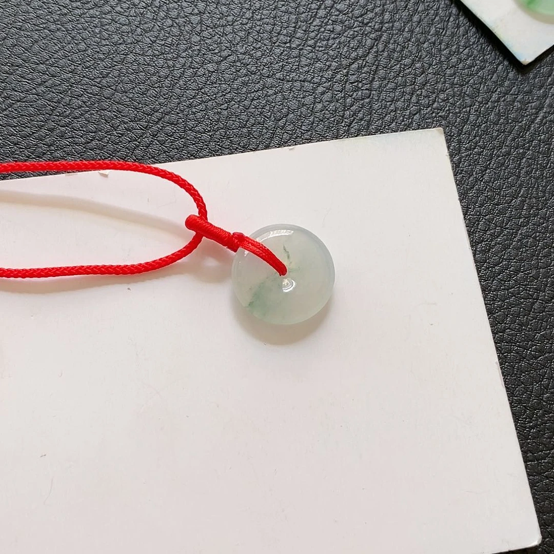 翡翠颈饰未镶嵌飘花小平安扣16.6/5.1