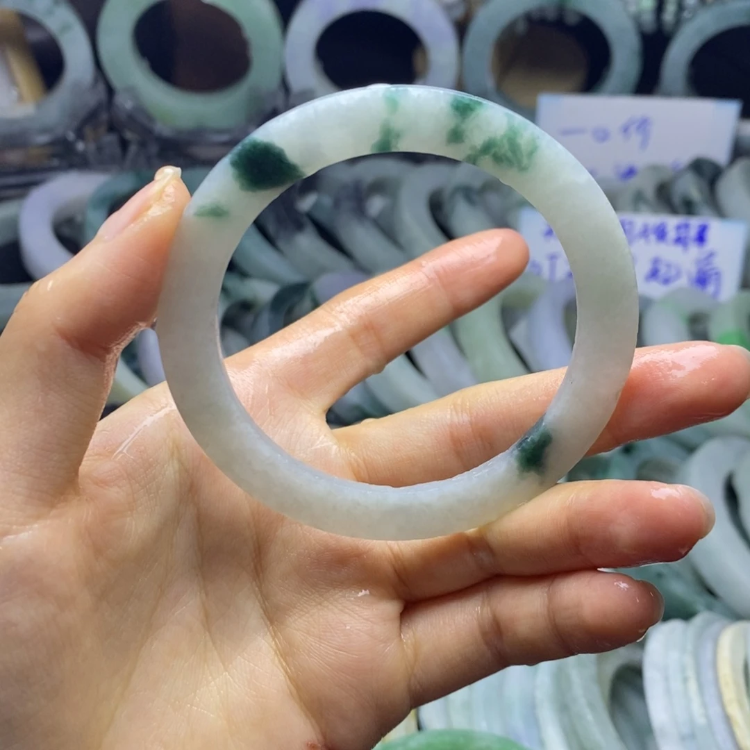 定制翡翠未镶嵌手镯