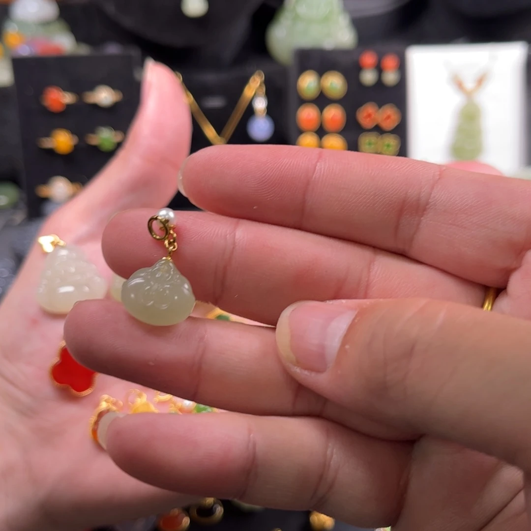 颈饰银S925镶嵌和田玉