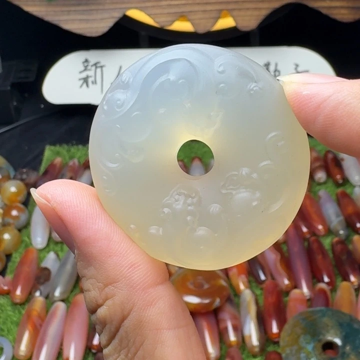 未镶嵌颈饰玛瑙/玉髓