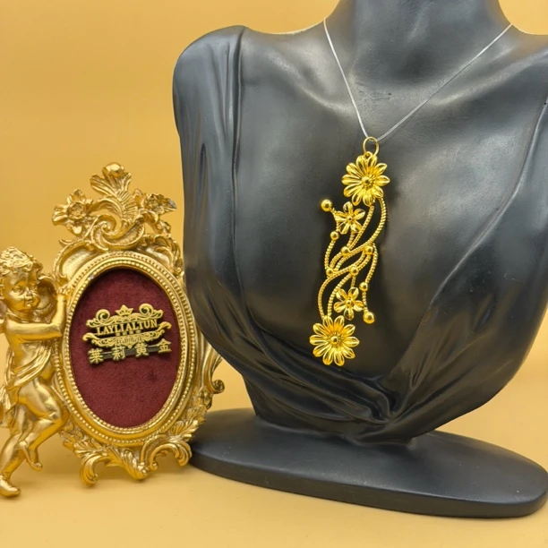 C播 8.38g 足金999 吊坠e