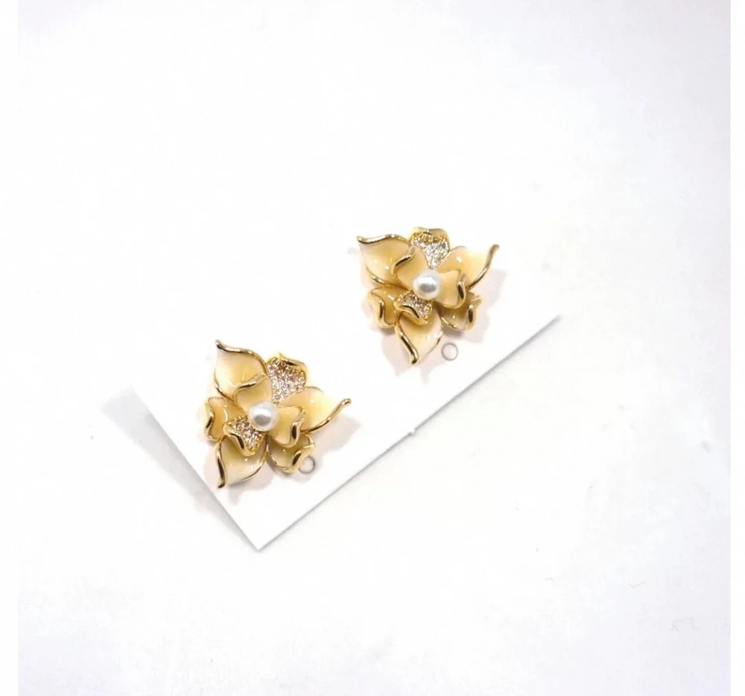合金仿珍珠耳饰 十三gu！小花花耳钉