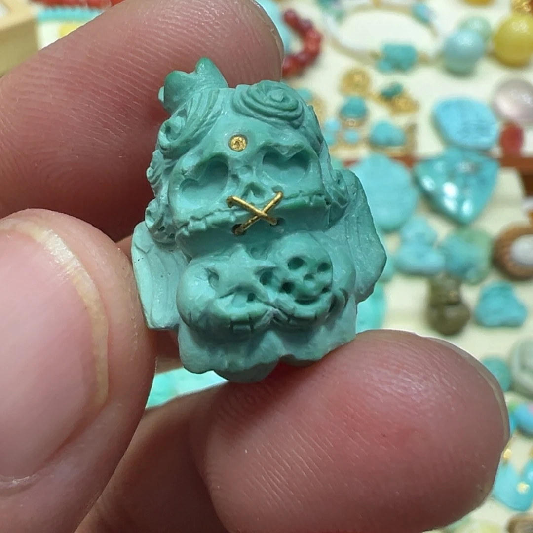 未镶嵌绿松石颈饰