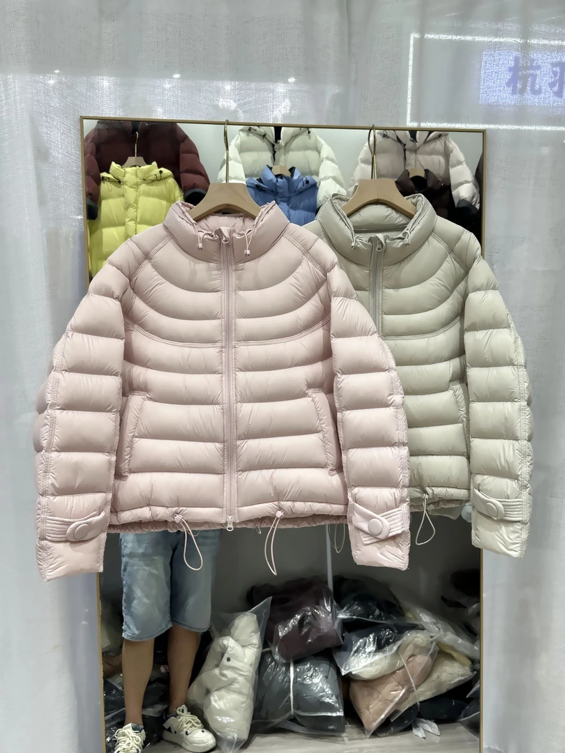 泡芙2025新款排骨羽绒服女短款韩版宽松小个子冬季白鸭绒厚外套