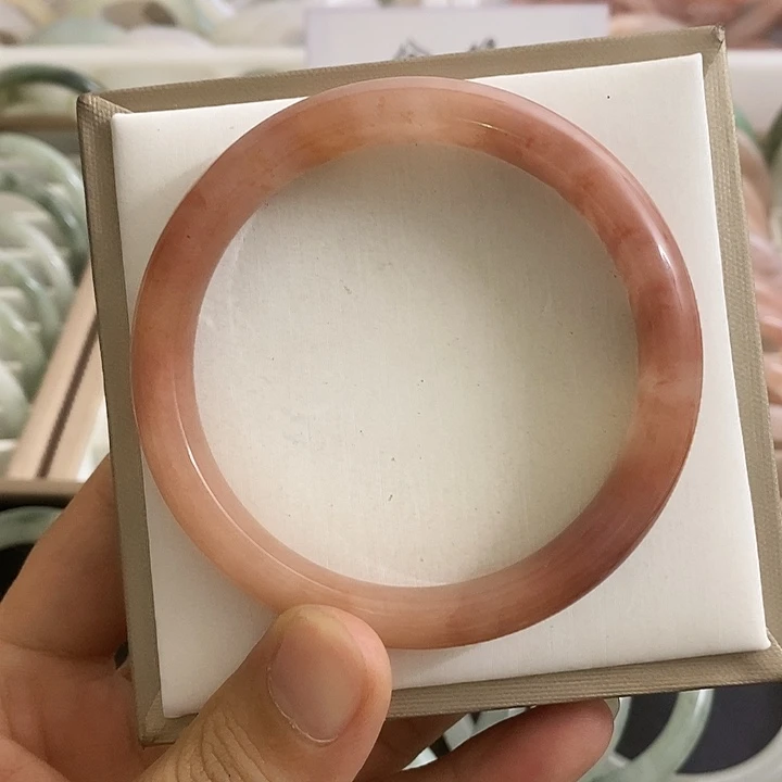 未镶嵌手镯石英质玉（天山翠）