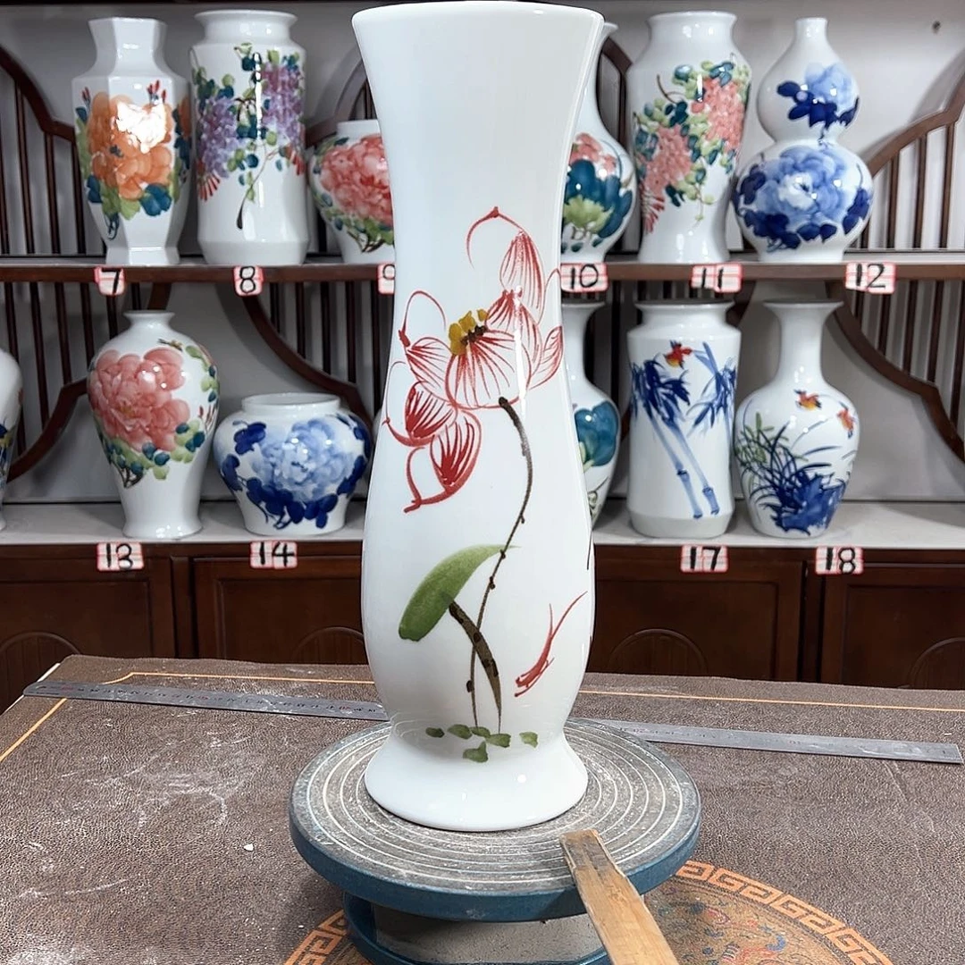 摆件景德镇陶瓷蛮荷花