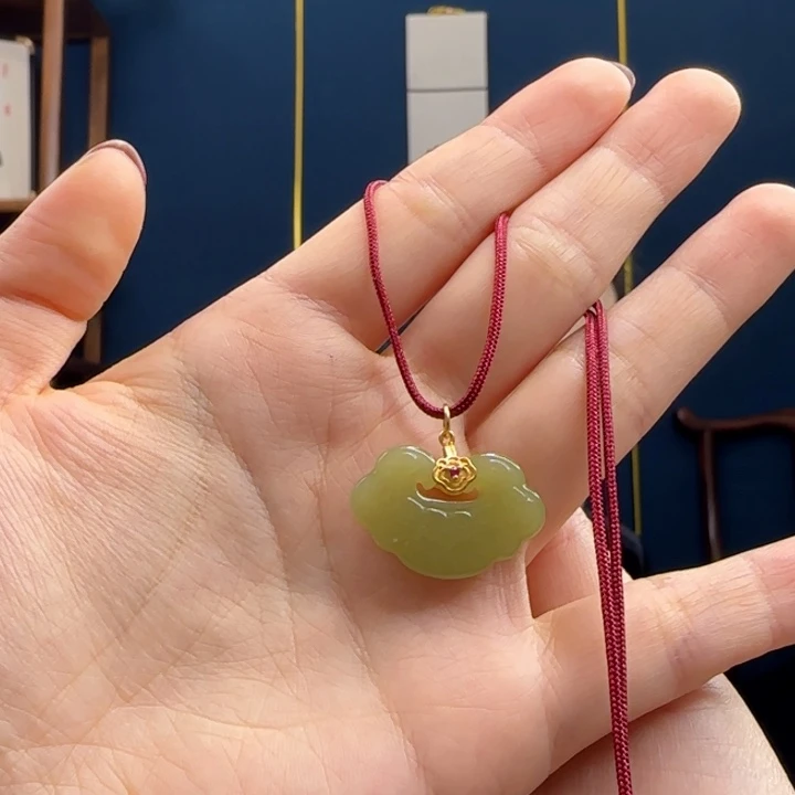 和田玉吊坠(赠链)未镶嵌