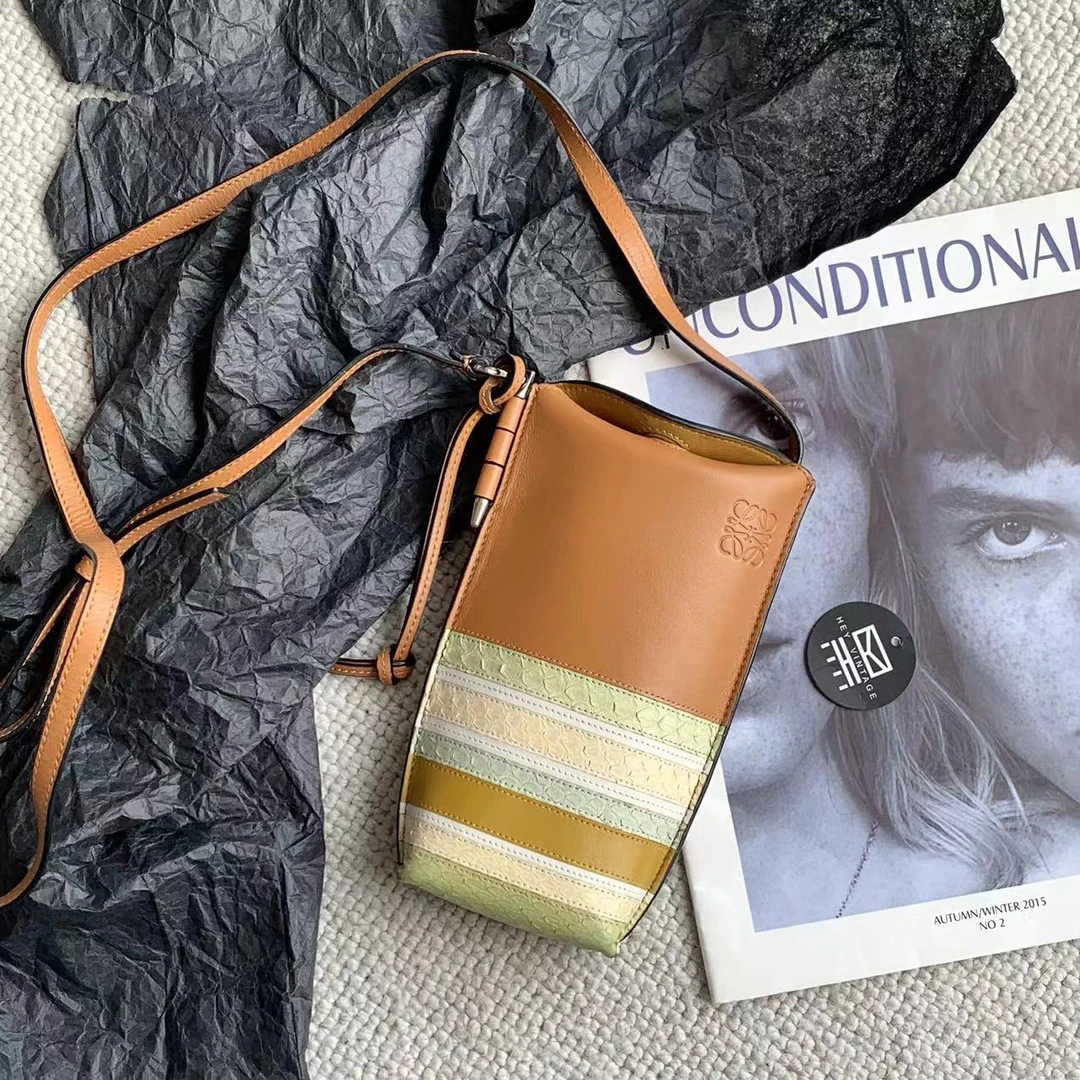 95新 LOEWE/罗意威 特殊皮拼薯条包 15193806